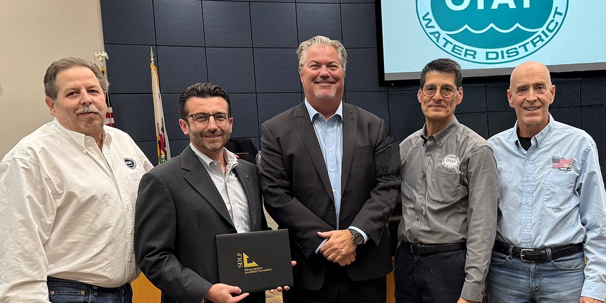 Group photo board members and SDLF representative